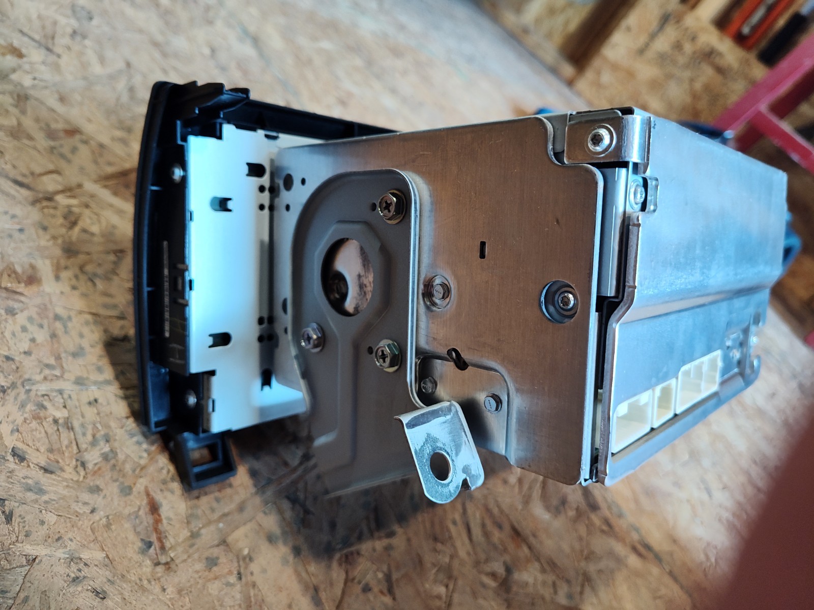 2007-2013 Toyota Tundra OEM AM/FM Radio Tuner CD 86120-0C270 AD1812