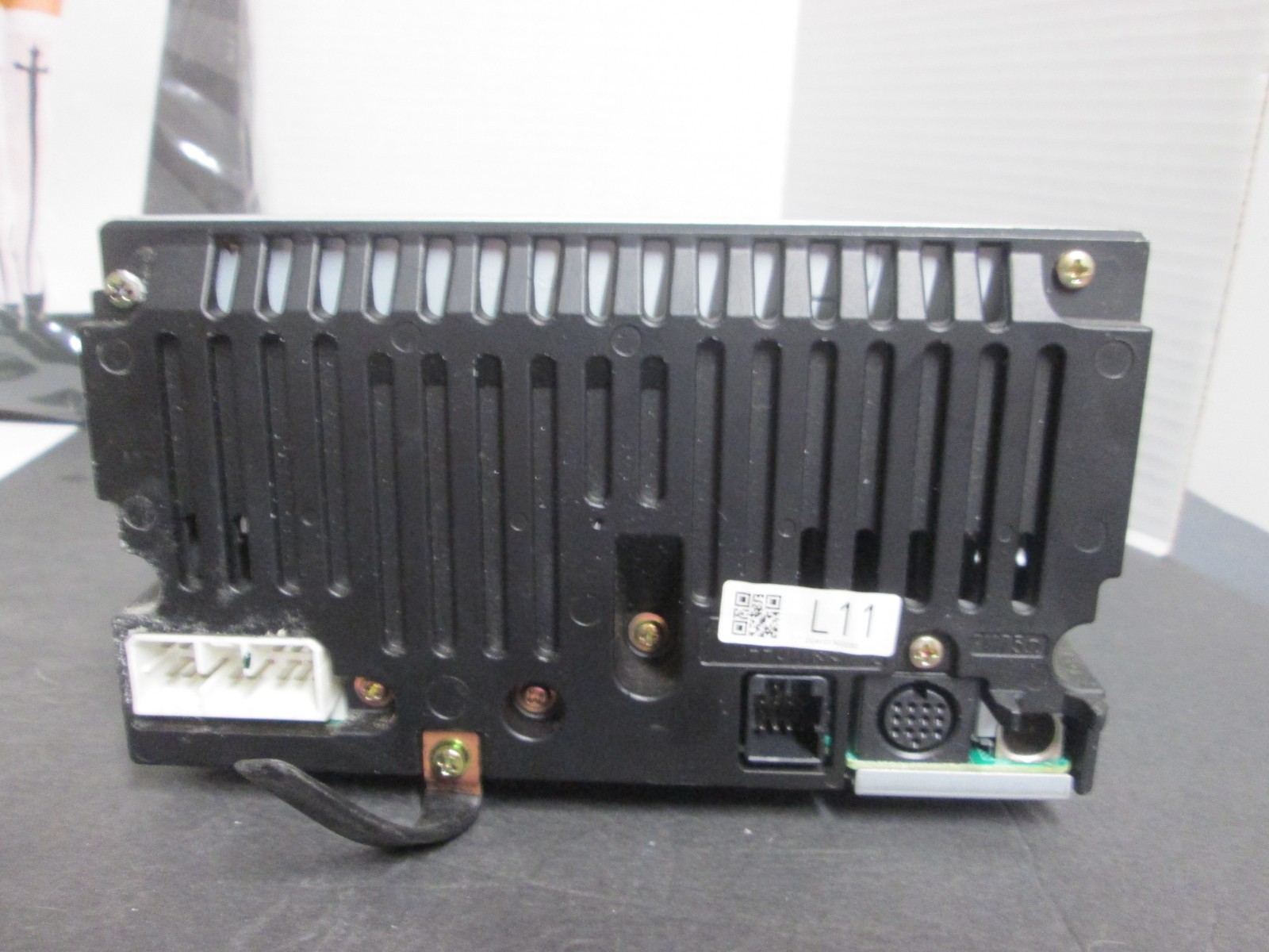 2004-2006 Subaru Forester Radio Weather Band Receiver 6 CD 86201SA110 NOT TESTED
