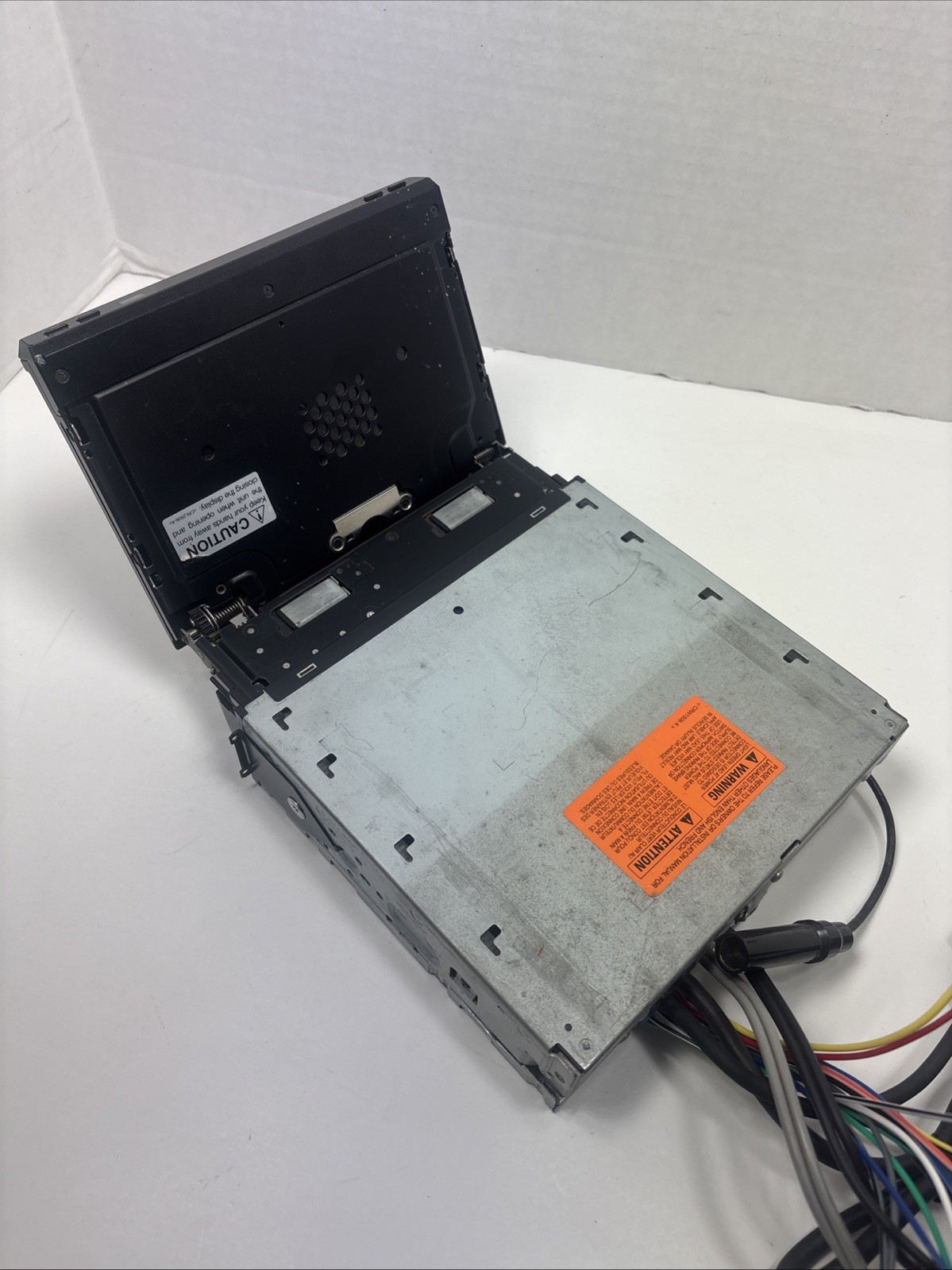 Pioneer AVH-P4900DVD Headunit Touchscreen CD/DVD Player *FOR PARTS OR REPAIR