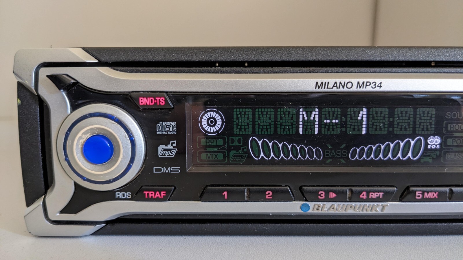 Blaupunkt Milano MP34 7644192310 Original Car Radio CD MP3 Aux-In 4×25 Watt