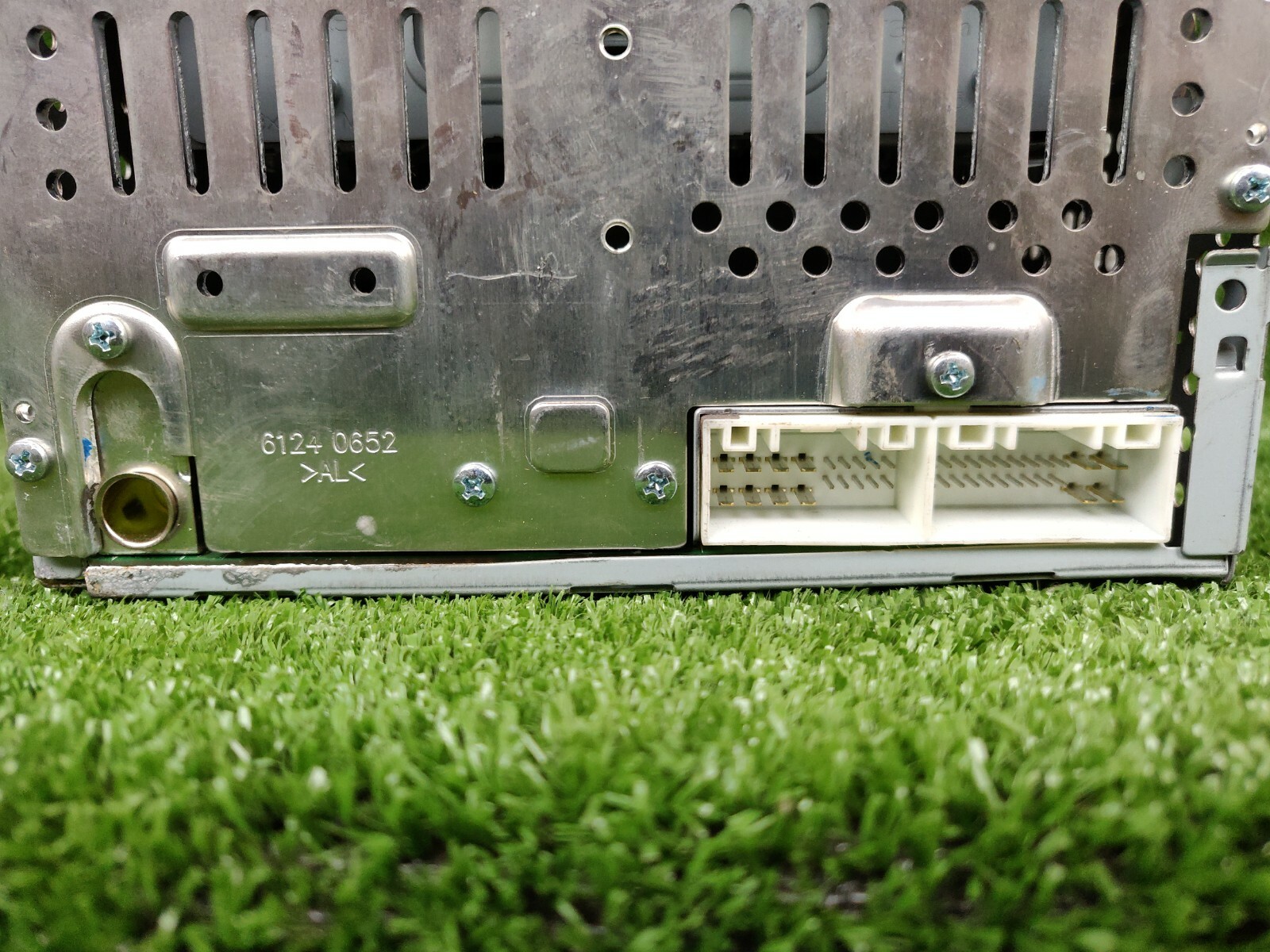 Kia Original Car Radio Am100taee 961701y201mb2 OemUsed Part
