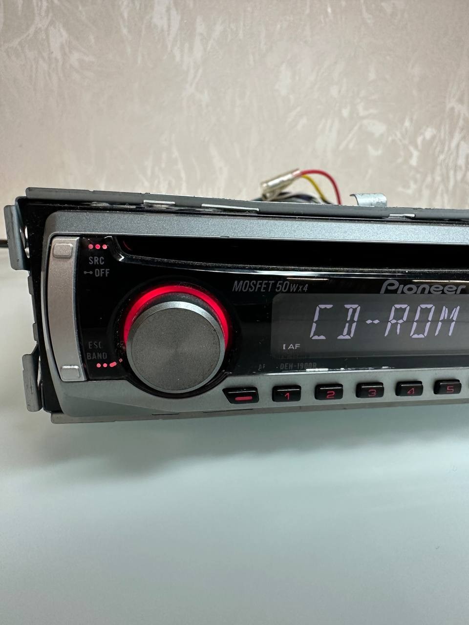 Pioneer DEH-1900R Car CD Player Stereo Detachable Face MOSFET 50Wx4 Tested