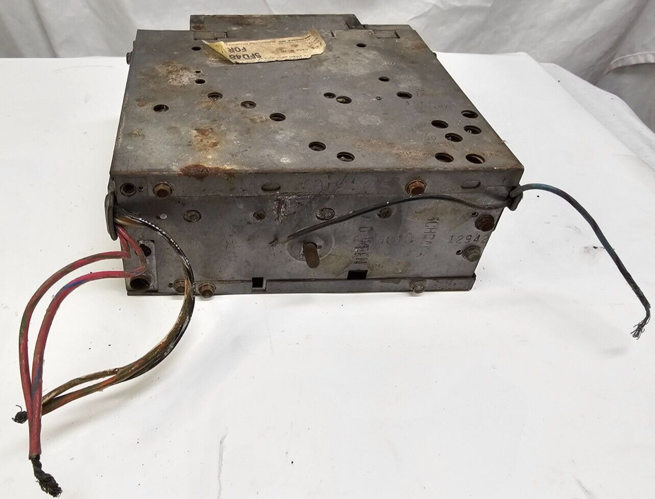 Ford Motorola AM/FM Quadrasonic 8-Track Tape Radio D8AF-19A188-AA / 5FD4804 -OEM