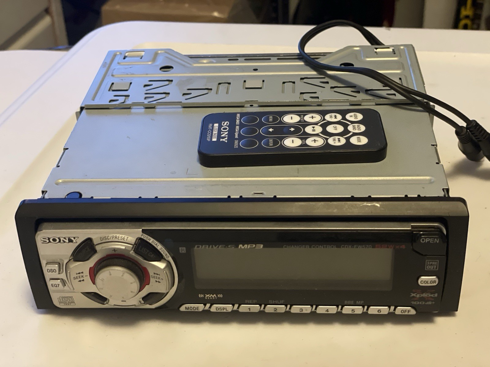 Sony FM/AM Compact Disc Player MP3 Model CDX-FW570 Xplod With OEM Remote