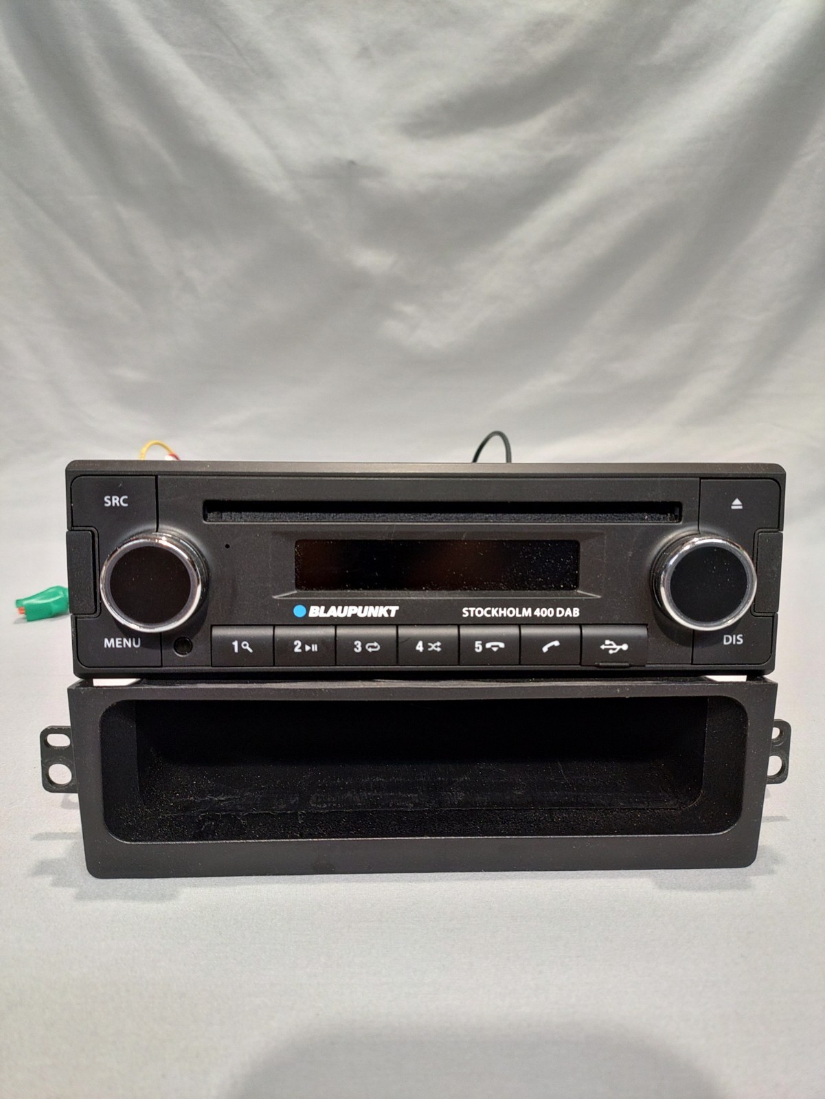 Blaupunkt Stockholm 400 DAB 1 DIN Car Radio/CD player/stereo w/ Bluetooth