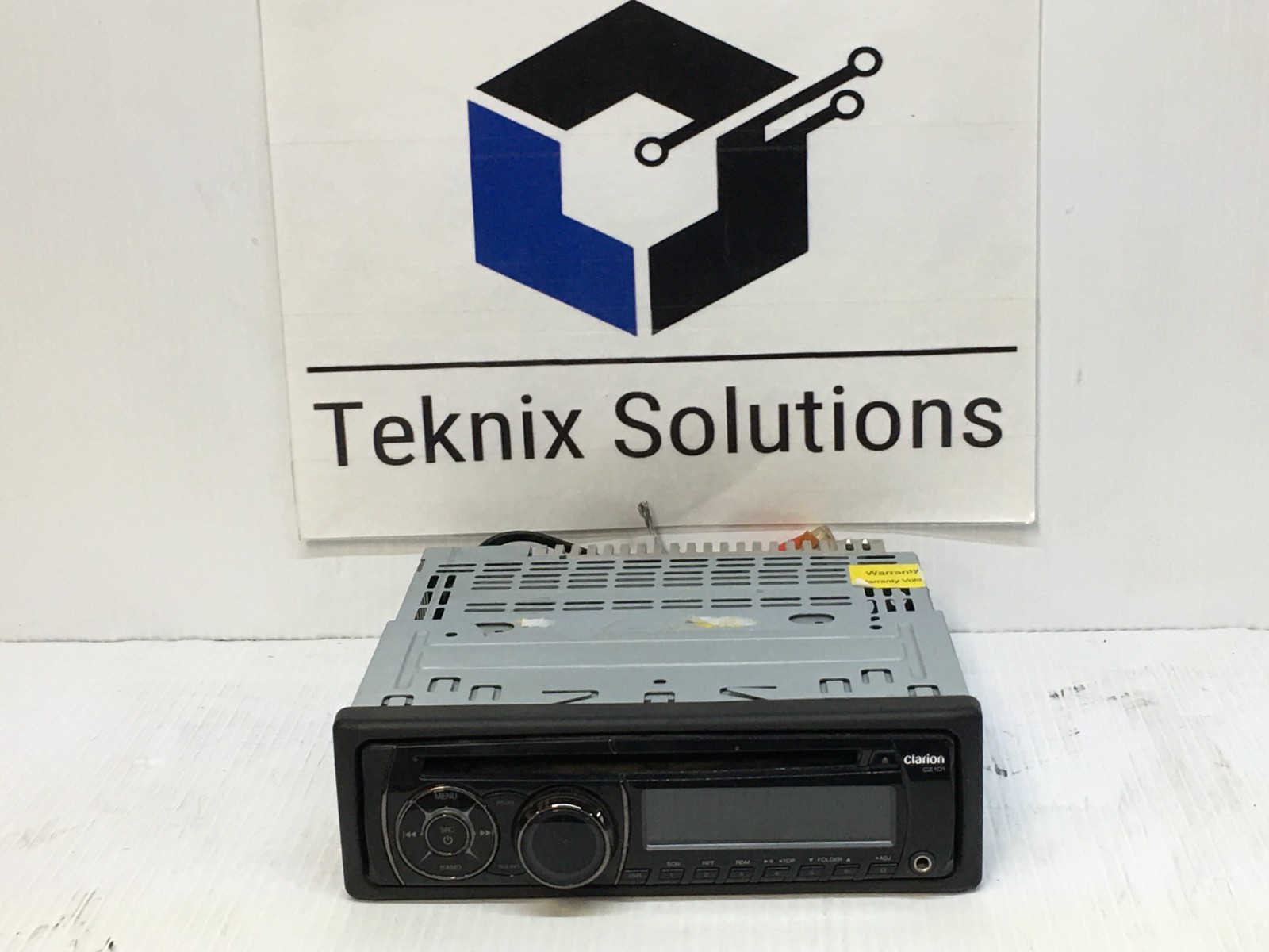 Clarion CZ101 CD/MP3/WMA RECEIVER AM FM CD Player 1DIN MAX45W x4ch DC14.4V