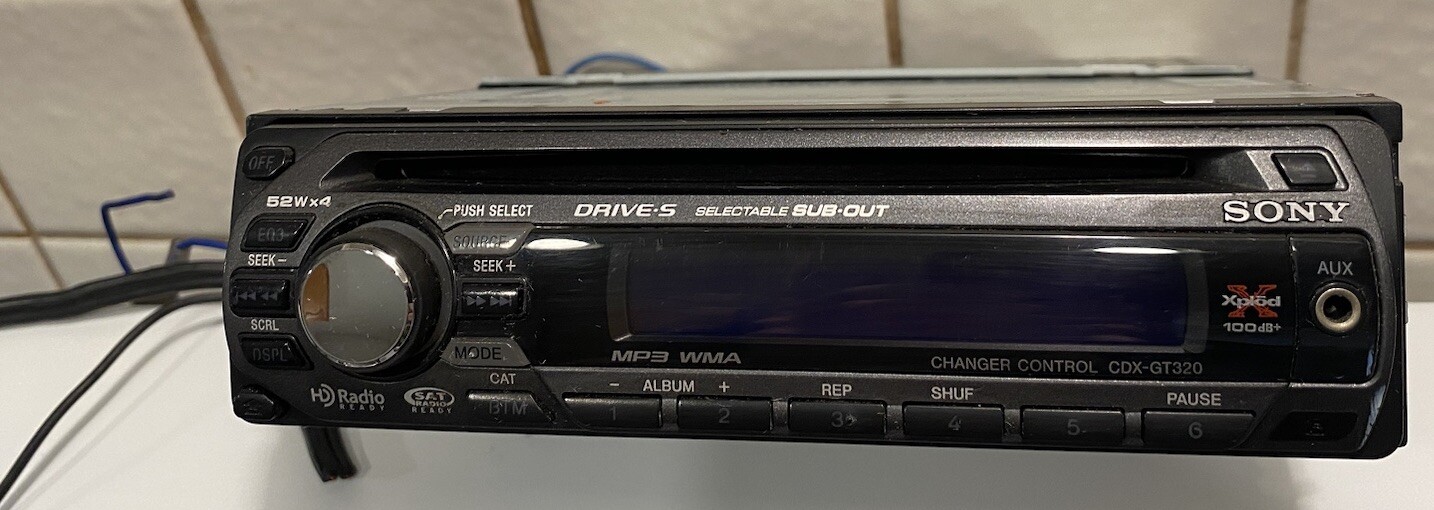 Sony Xplod CDX-GT320 CD Player/MP3 In Dash Receiver Radio Stereo 2008 READ