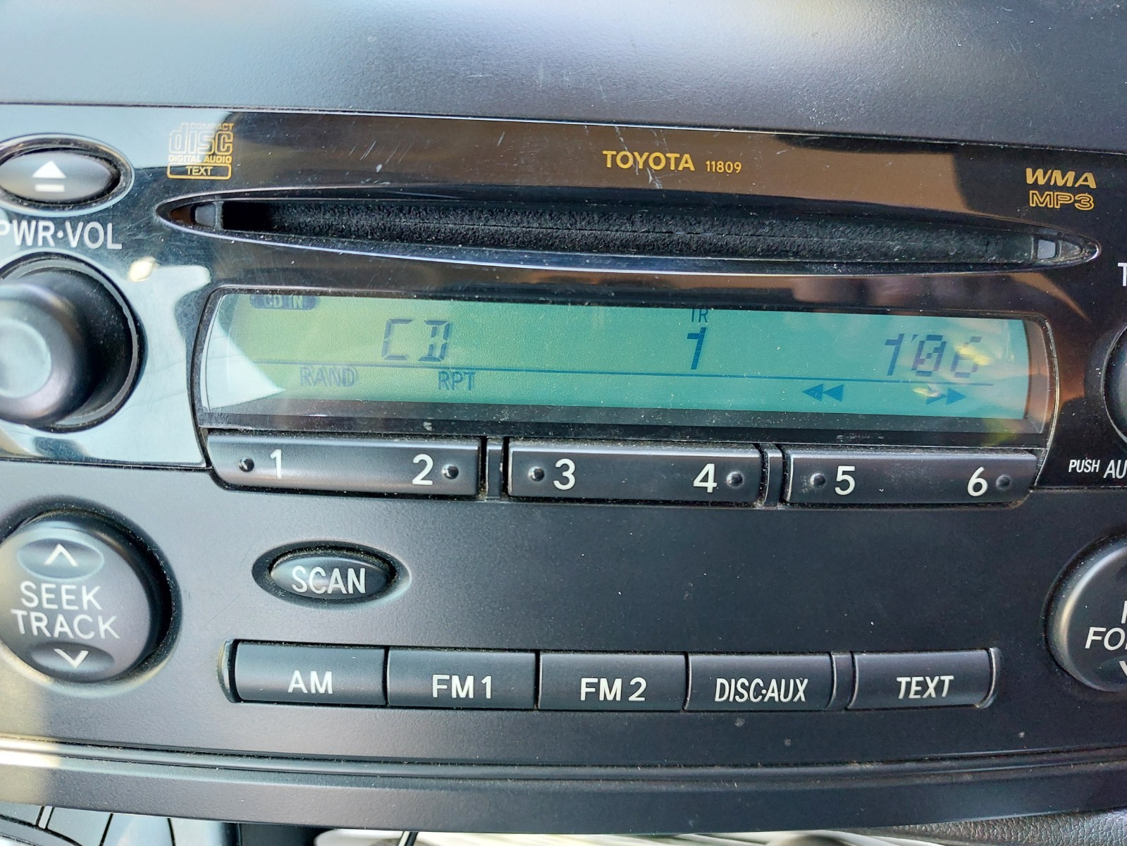TOYOTA 2004-2010 SIENNA AM / FM CD CAR STEREO 86120-AE040 – BATTERY TESTED