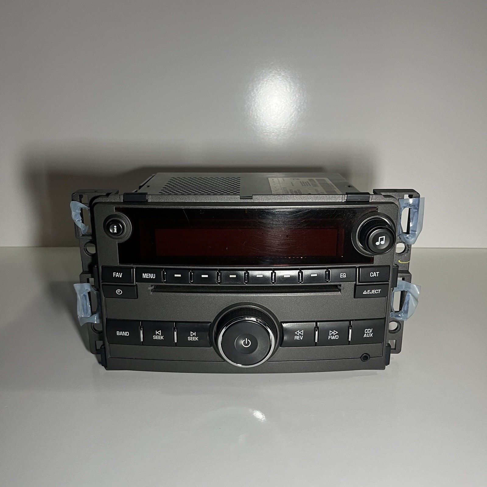 2009 Saturn Aura AM FM CD MP3 Radio Receiver OEM 25833954