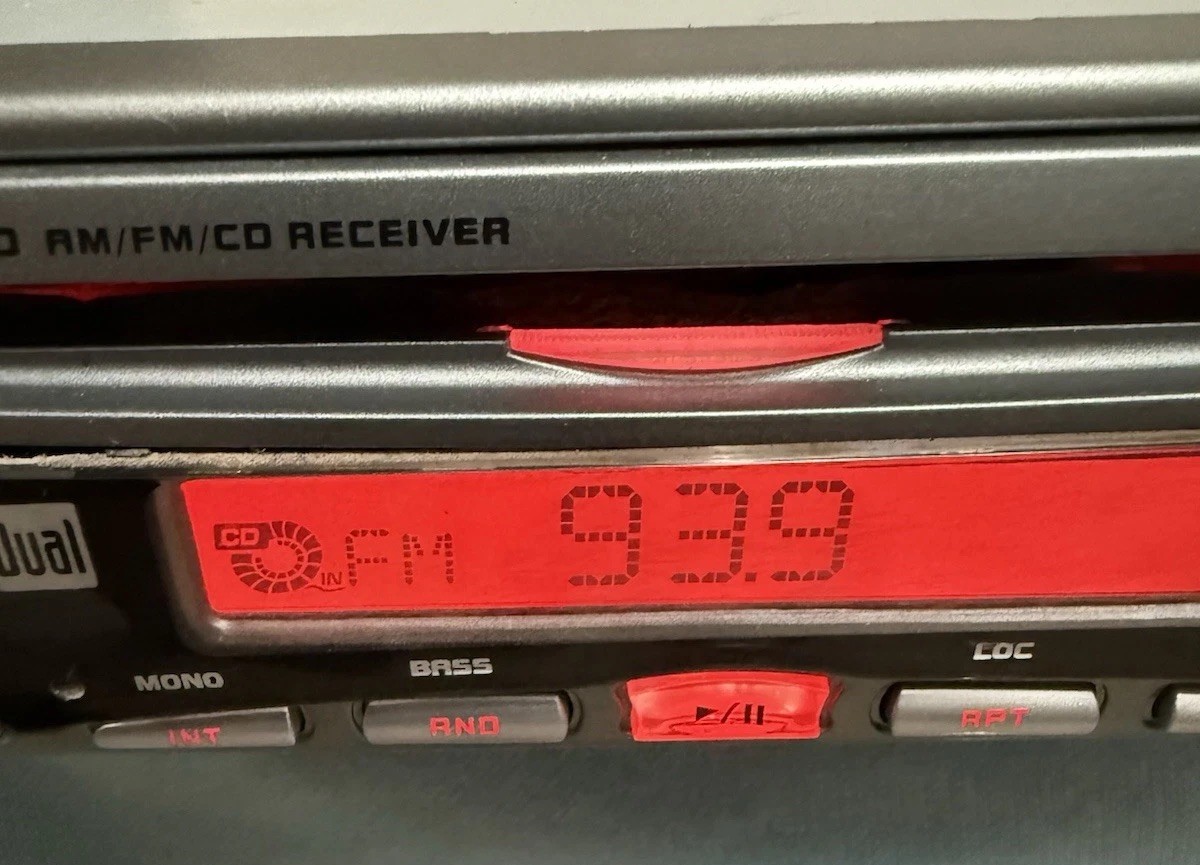 Dual Electronics XD5110 AM/FM CD Player Radio Work For Parts Cd Does Not Play