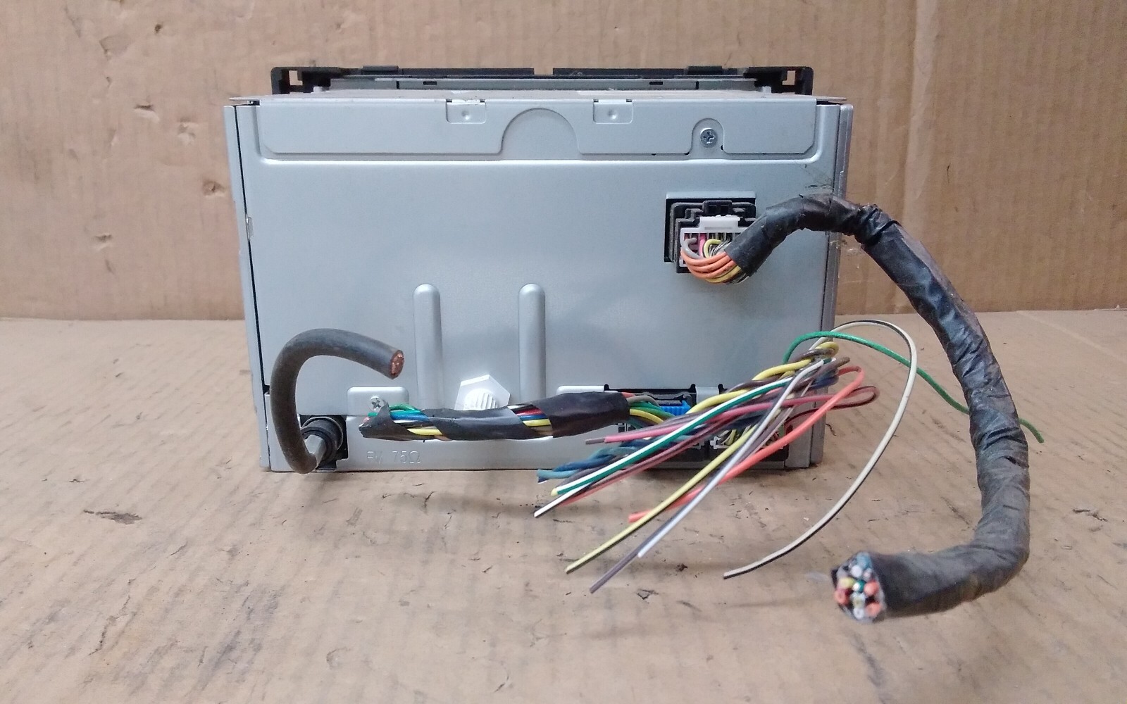 2006 SATURN VUE AM FM CD DVD MP3 RADIO ID-15804073