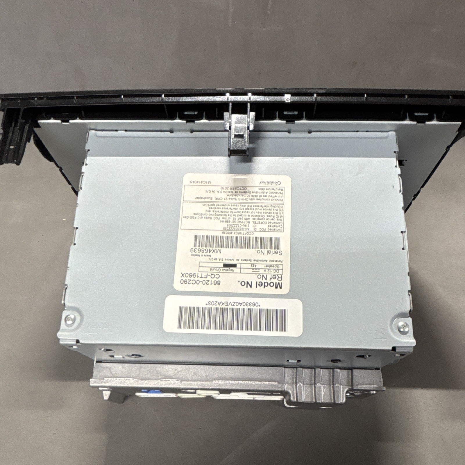 Toyota 86120-0C290 In-Dash AM/FM CD Radio Head Unit