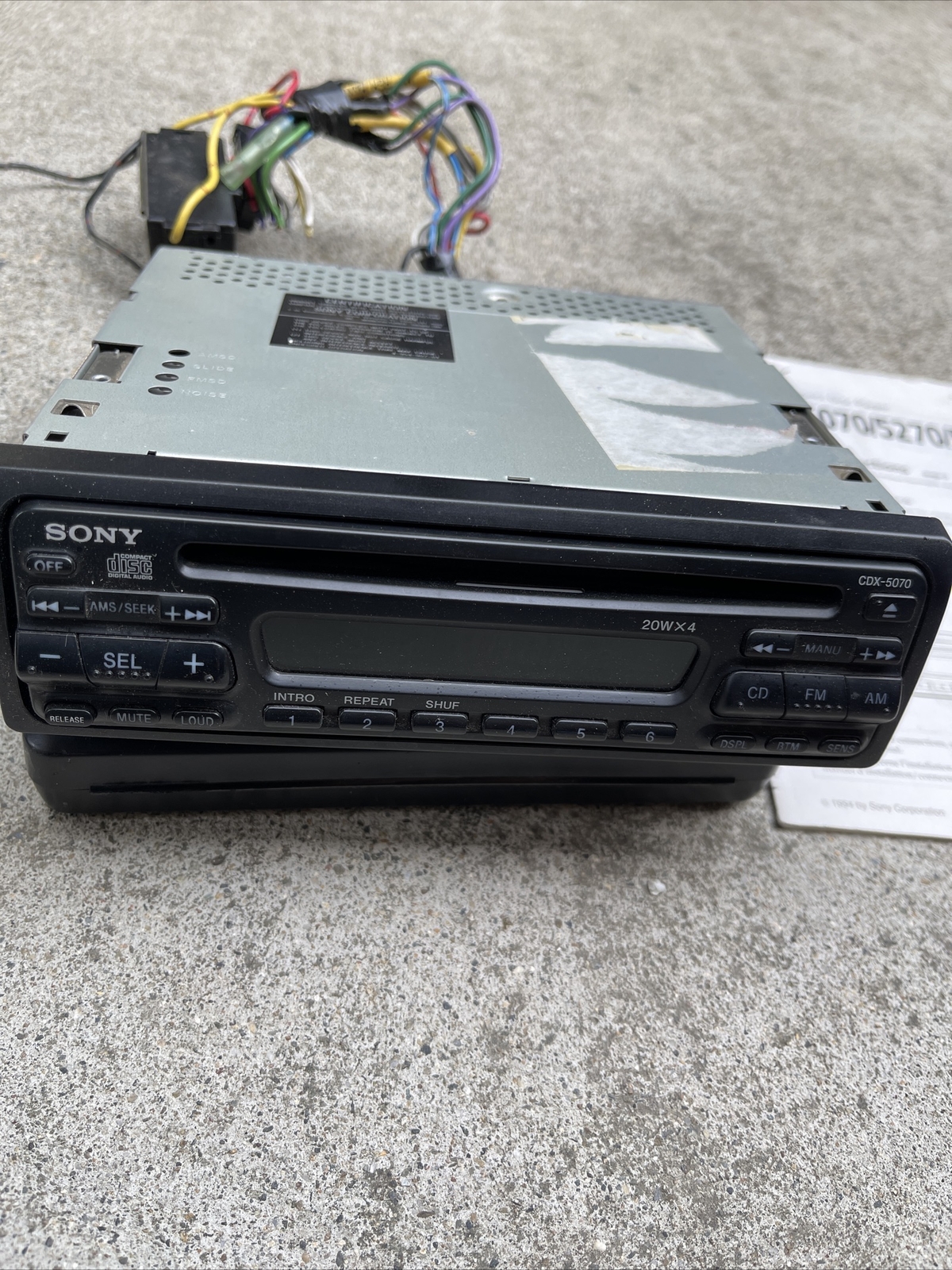 Sony CDX-5070 FM/AM Compact Disc Player FM/AM-20W X4 Untested
