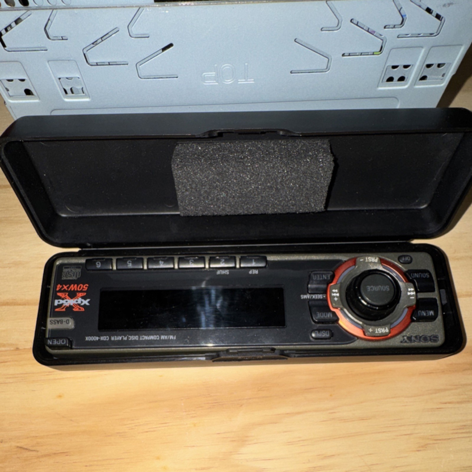 Sony Xplod CDX-4000X 1 DIN In-Dash CD Player FM/AM Detachable Face CD Text