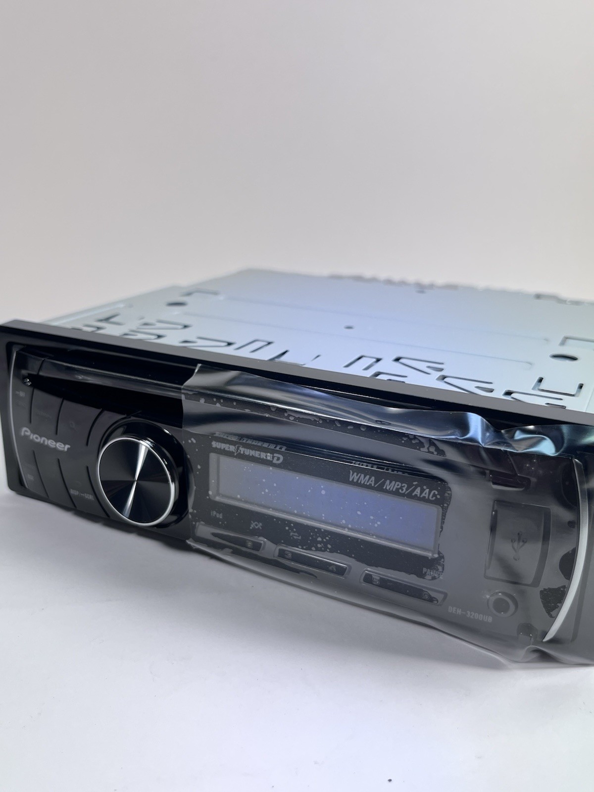 Pioneer DEH-3200UB CD Player/USB In Dash Receiver BRAND NEW