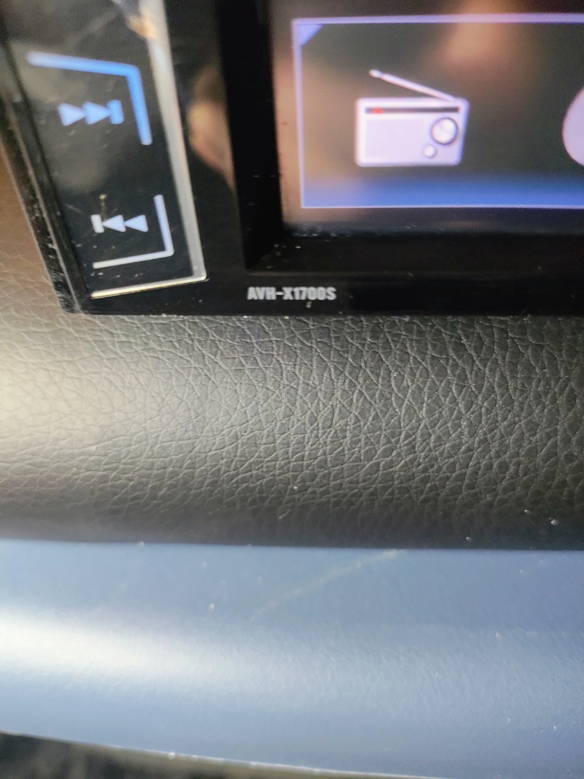 Pioneer AVH-X1700s 6.1″ Double-DIN DVD RECEIVER USB AUX