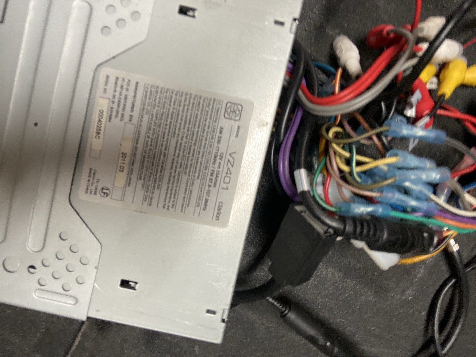 Clarion VZ401 CD Player In-Dash Receiver (No Remote)