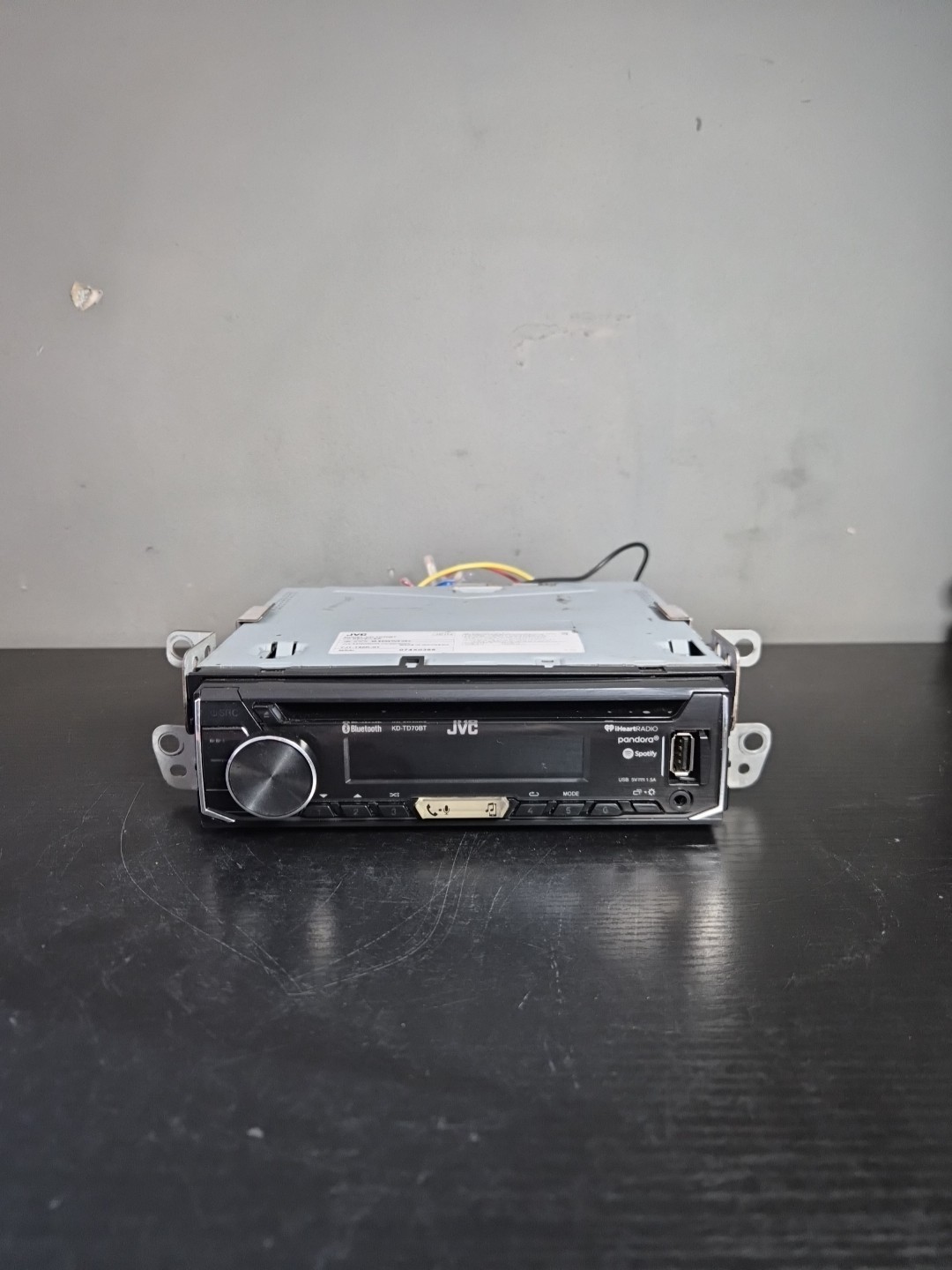 Used JVC KD-TD70BT CD RECEIVER CAR AUDIO – USB Bluetooth AUX CD MP3