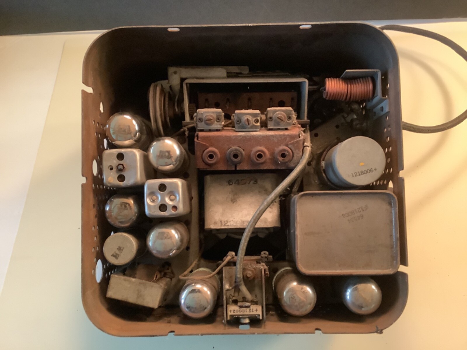 Vintage 1930s – 1950s Super Deluxe Car Radio & Speaker 64873 FOR PARTS OR REPAIR