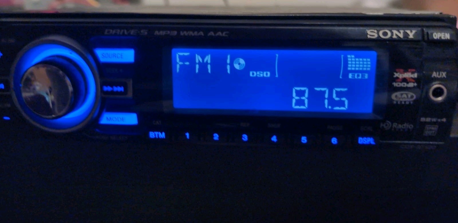 Sony Car Radio EQ Spectrum Analyzer Aux Drive-S XPlod Sat Ready -Disc Read Error