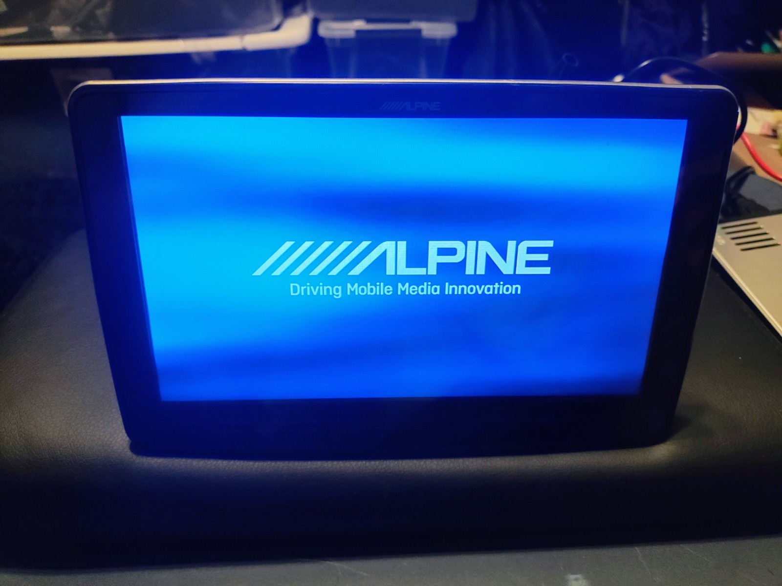 Alpine ILX-F309 Apple carplay Android 9″ Halo Floating Car RADIO Display Maestro