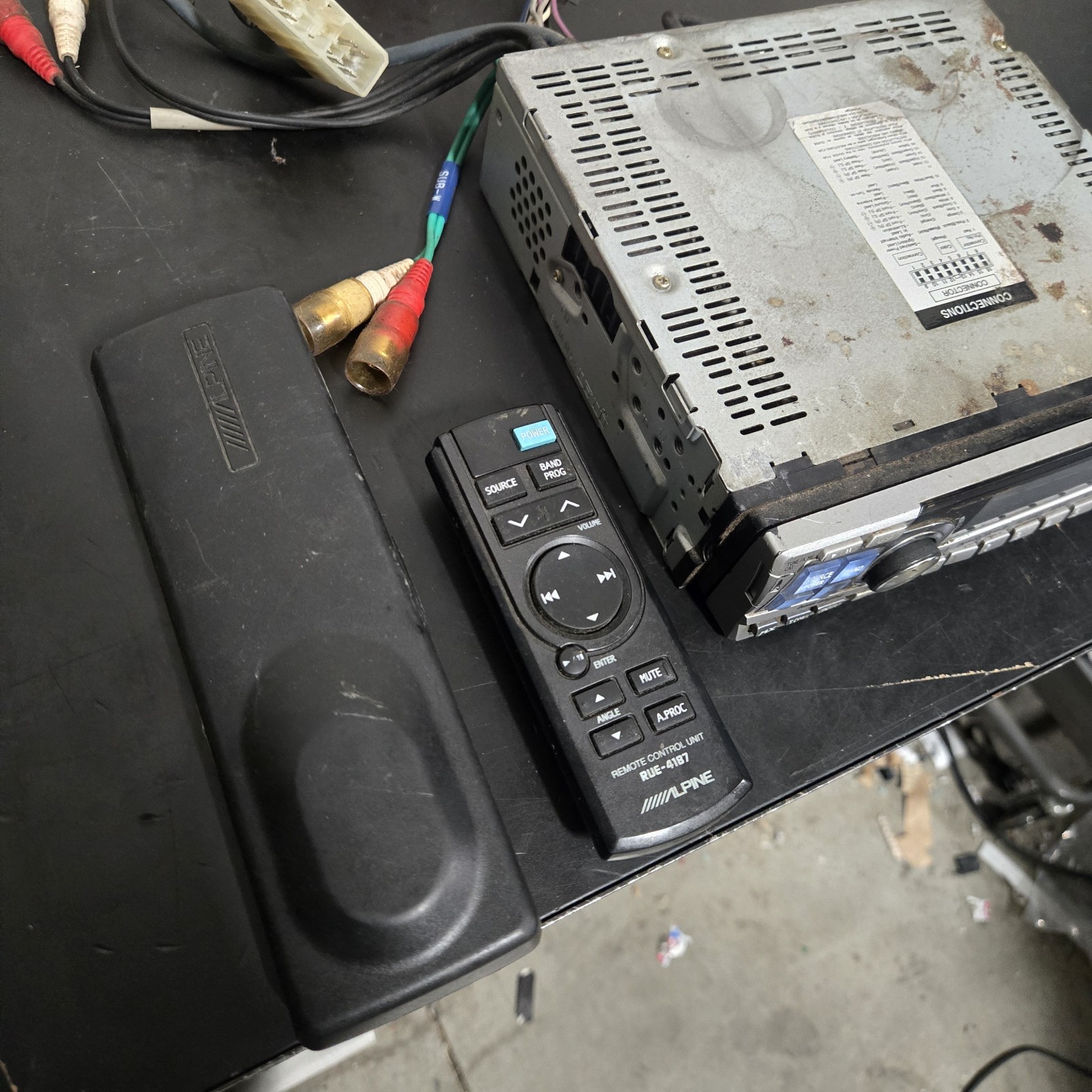 Alpine CDA-7893 CD Player In Dash Receiver FM/AM With Remote Car Audio Radio