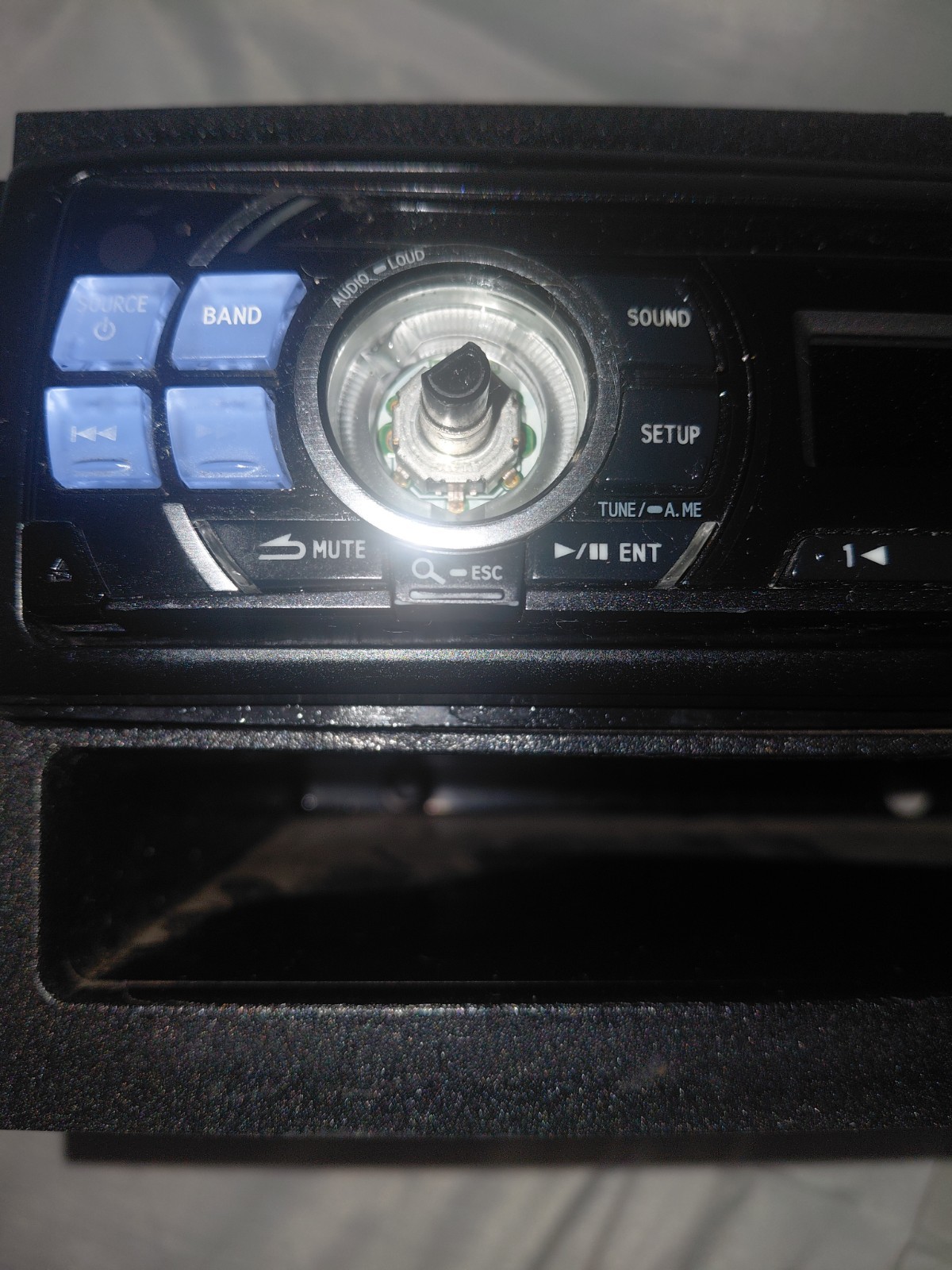 Alpine CDE-121 USB/CD Player In Dash Receiver