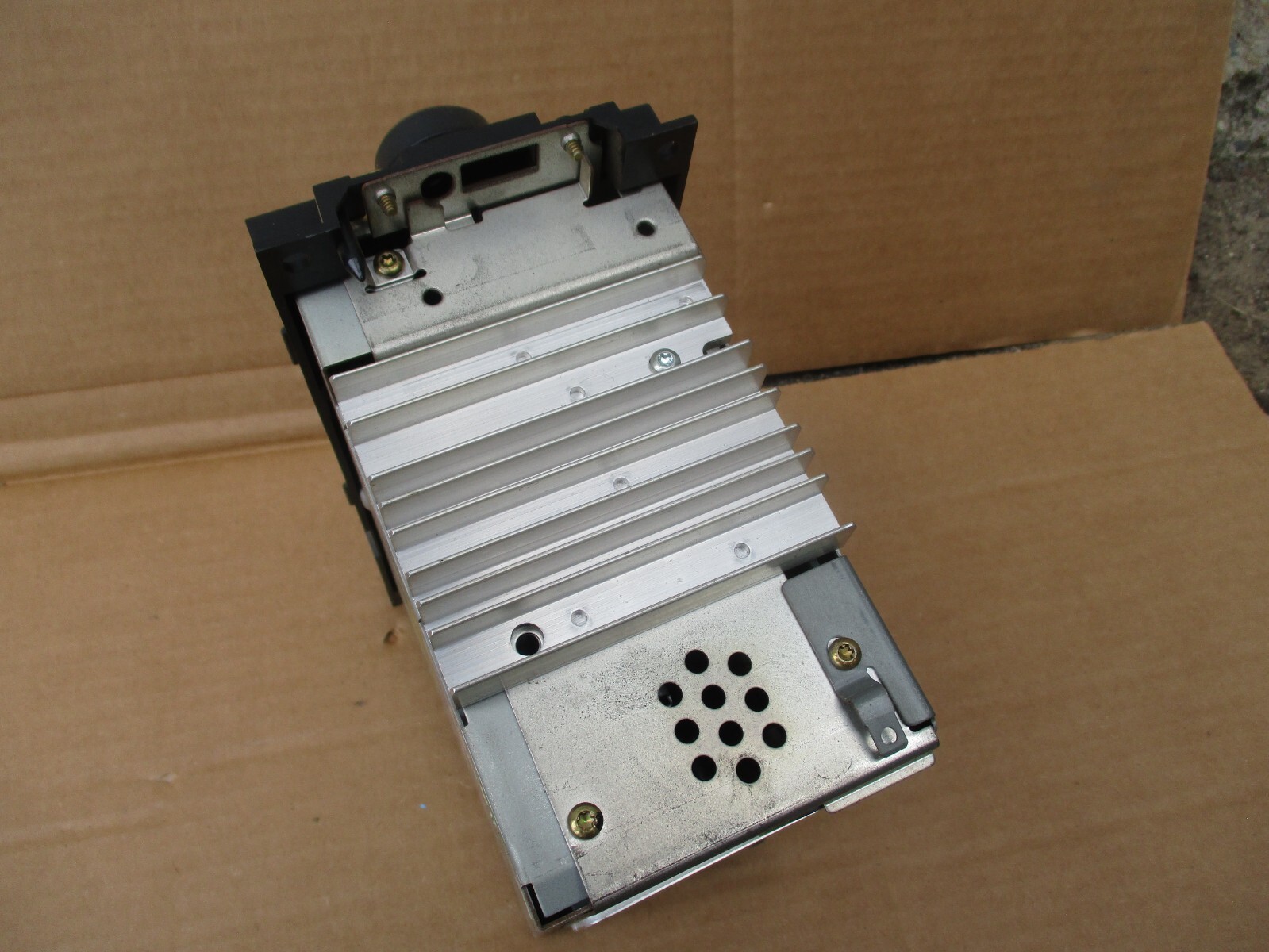 204 2005 2006 2007 jeep dodge chrysler radio am fm cd player removed 12 years ag