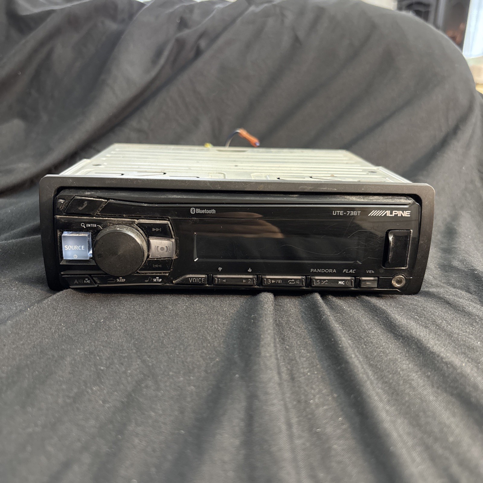 Alpine UTE-73BT, Single-DIN Car Digital Media Audio Bluetooth, USB MP3