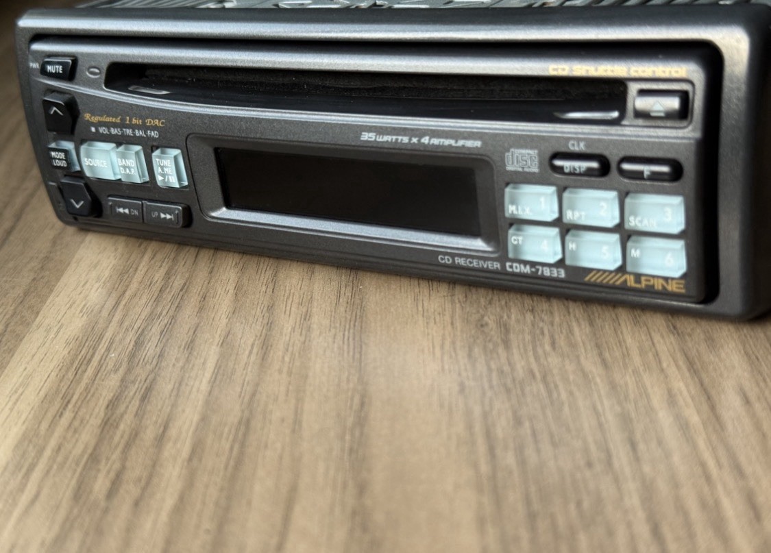ALPINE CAR AUDIO STEREO IN DASH CD UNIT OLD SCHOOL CDM-7833 VINTAGE RARE! EQ