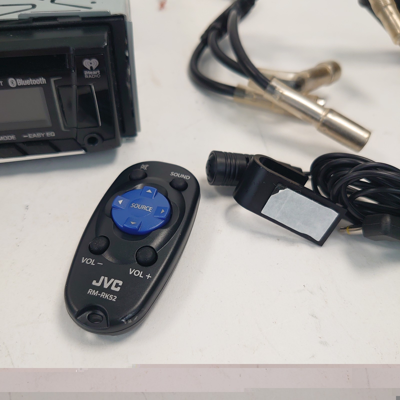 JVC KD-R860BT CD receiver with AM/FM / AUX / BLUETOOTH / USB Remote Microphone