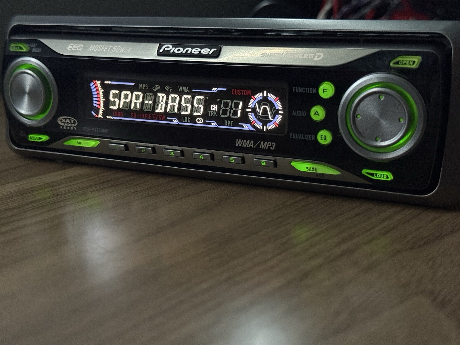 PIONEER BLUETOOTH CAR AUDIO STEREO CD OLD SCHOOL DEH-P4700MP EQ SUB VINTAGE RARE