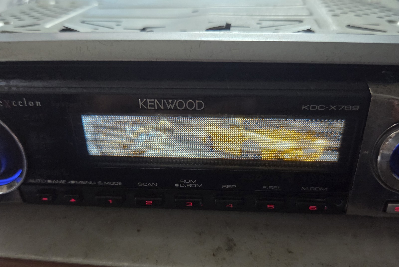Kenwood Execelon KDC-X789 CD Player In Dash Receiver, Remote Aux 5 Volts