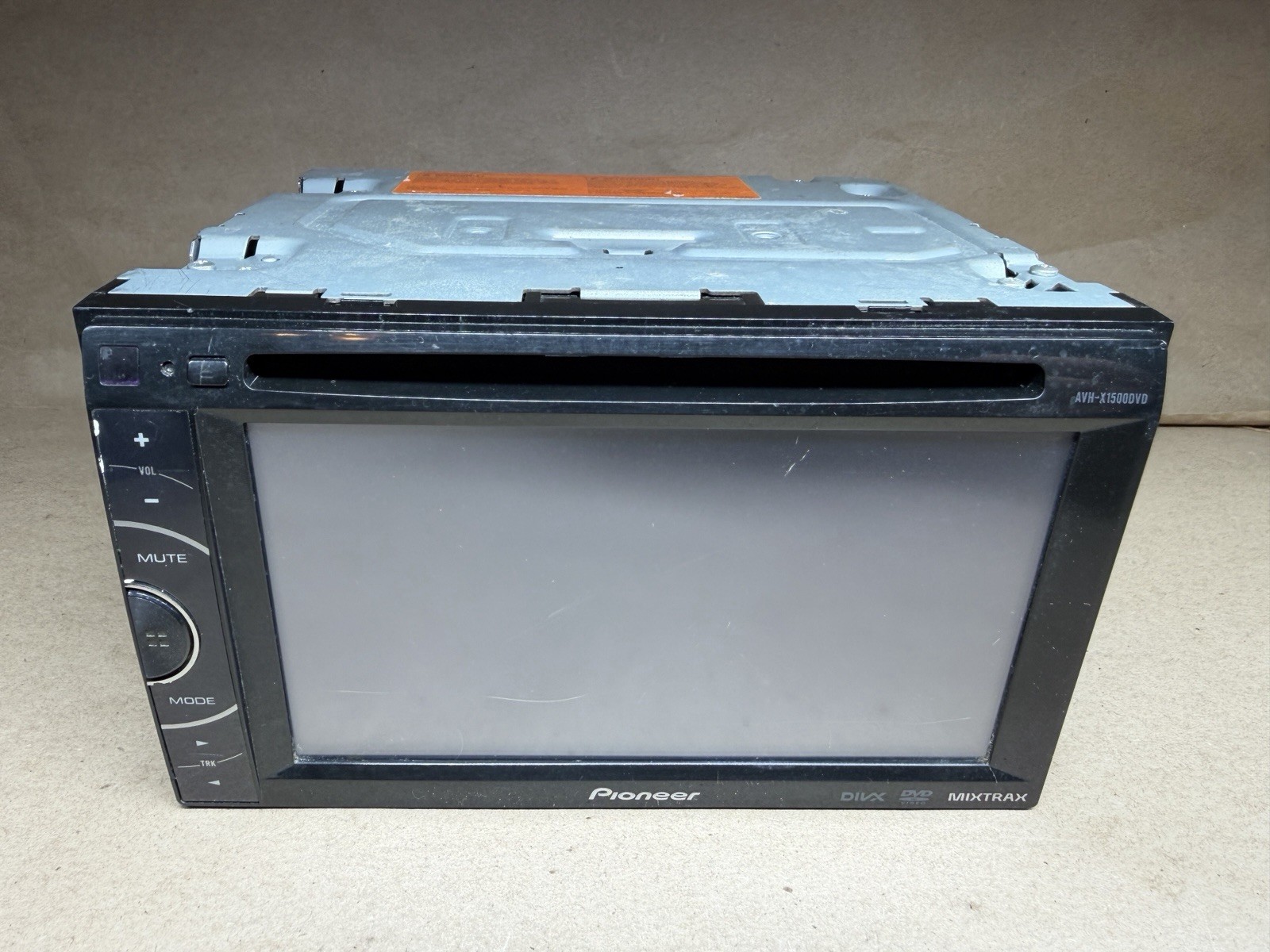 Pioneer AVH-X1500DVD 6.1″ Double-DIN Multimedia DVD Receiver FOR PARTS AS IS