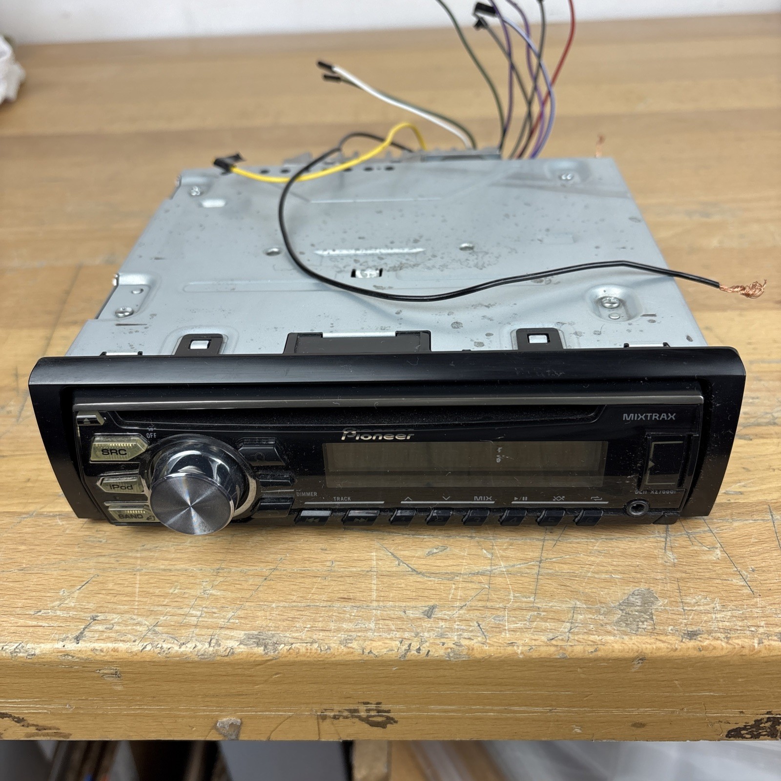 Pioneer Car MixTrax CD Radio Stereo DEH-X2700UI With Faceplate Ipod UNTESTED