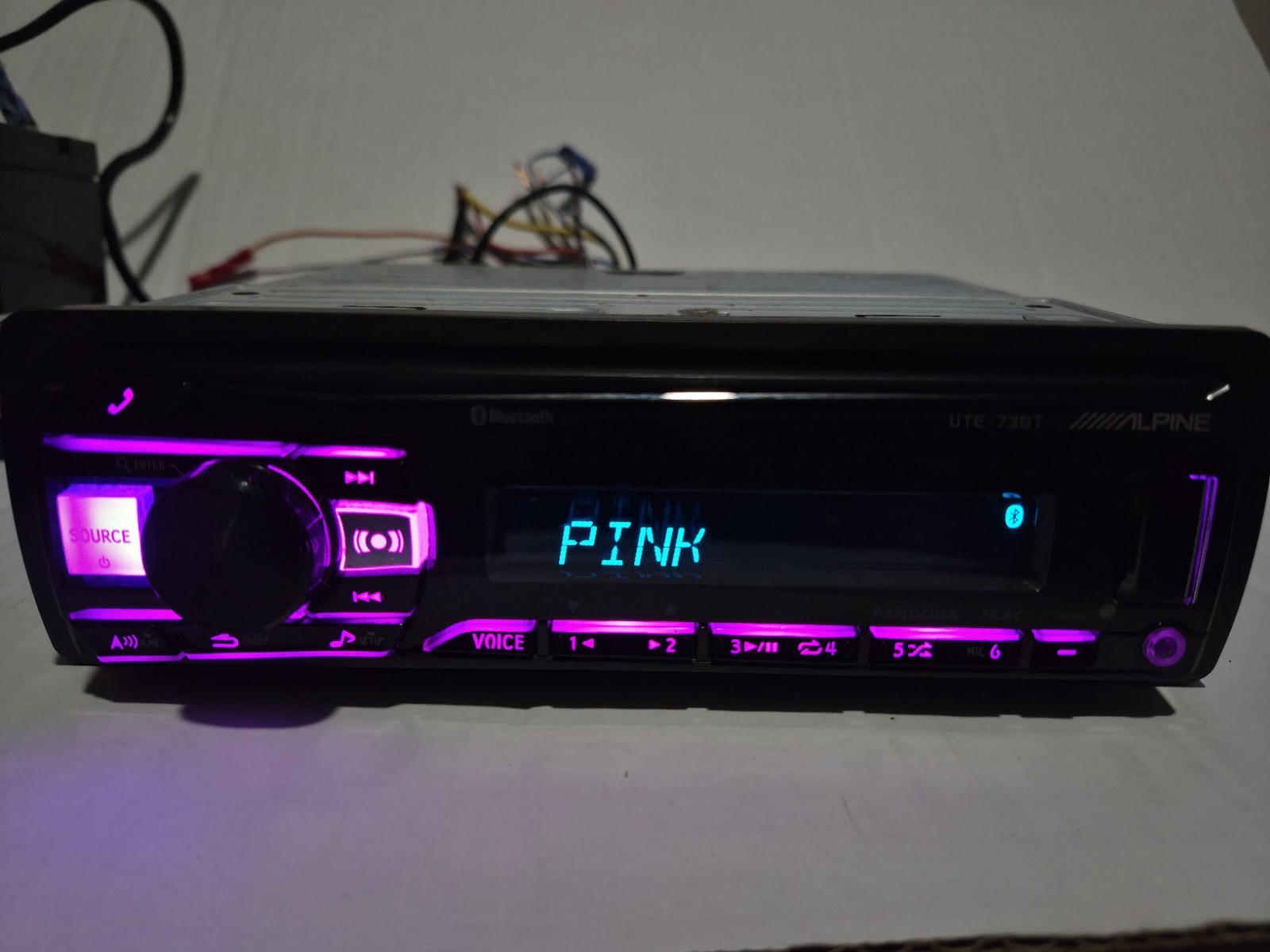 Alpine UTE-73BT Single Din Car Stereo Bluetooth – Aux – Usb – Detachable Face