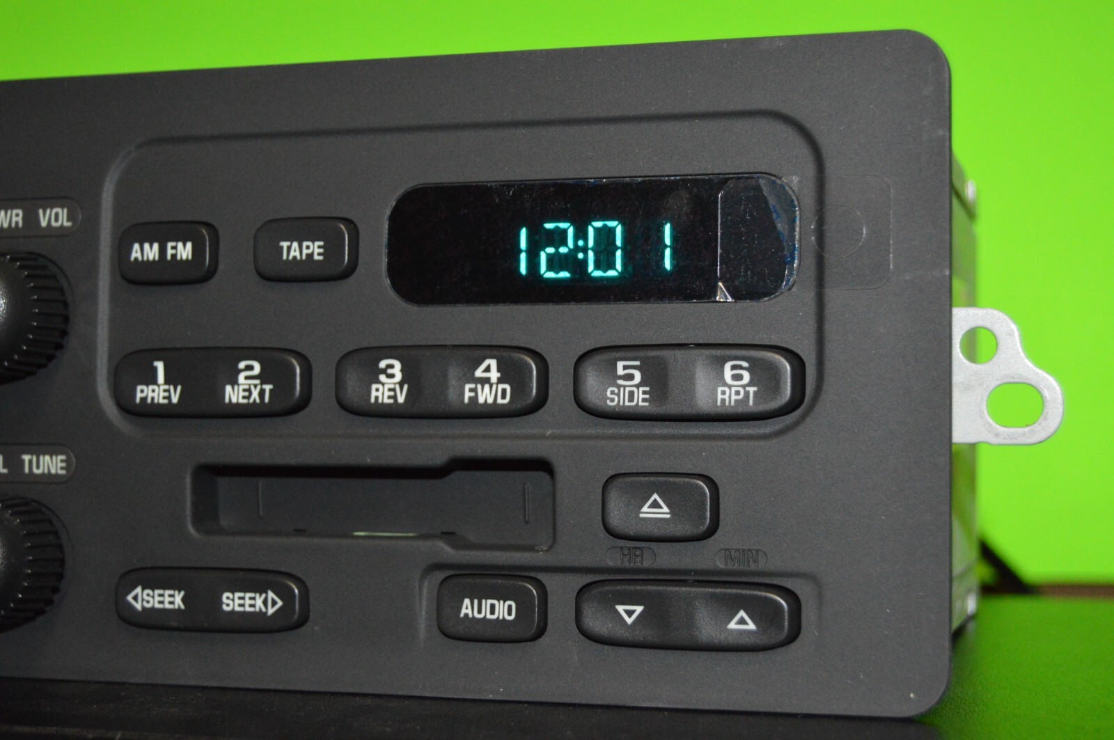 Chevy Cavalier Malibu factory Cassette player radio 00 01 02 03 04 05 09379061
