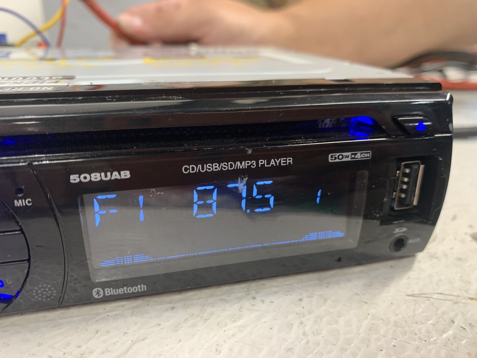 Boss 508UAB single din radio stereo 50Wx4 SD CD Player MP3 Bluetooth AUX USB