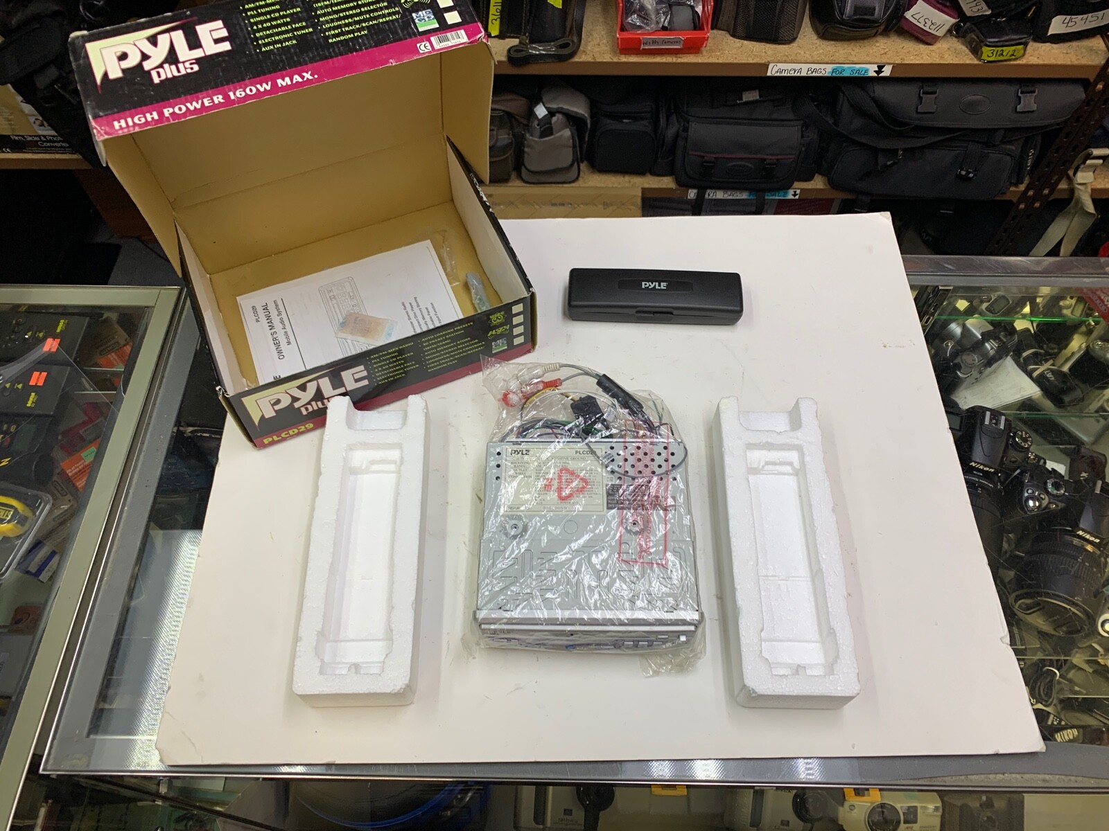PYLE PLUS AM/FM MPX RADIO PLCD29 WITH DETACHABLE FACE CD PLAYER DOESN’T WORK