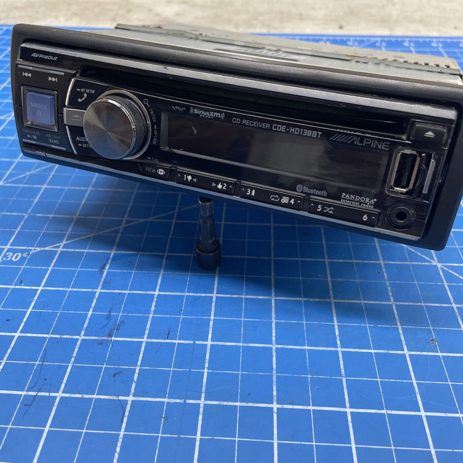 Alpine CDE-HD138BT Single Din Car Stereo Bluetooth CD Player Aux USB Deck