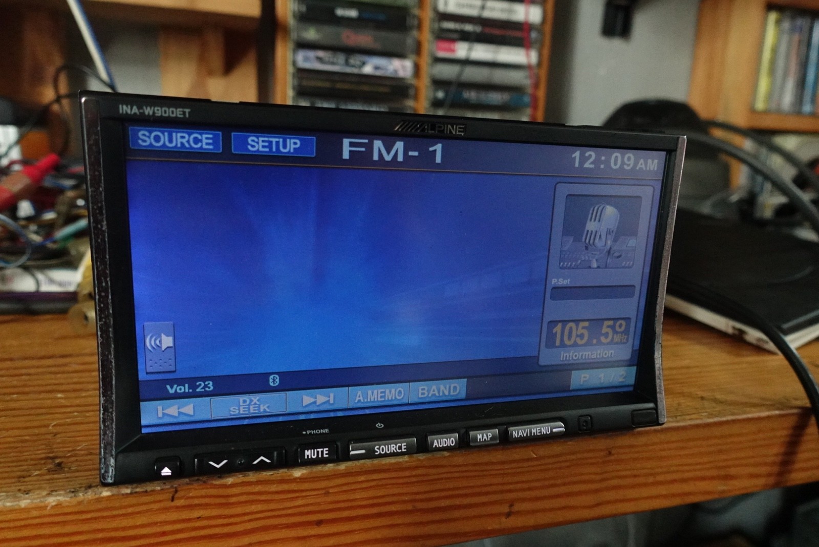 Alpine INA-W900ET. 7″ Touch Screen. Fully functonsl. New Film. 3 RCA Pre out.