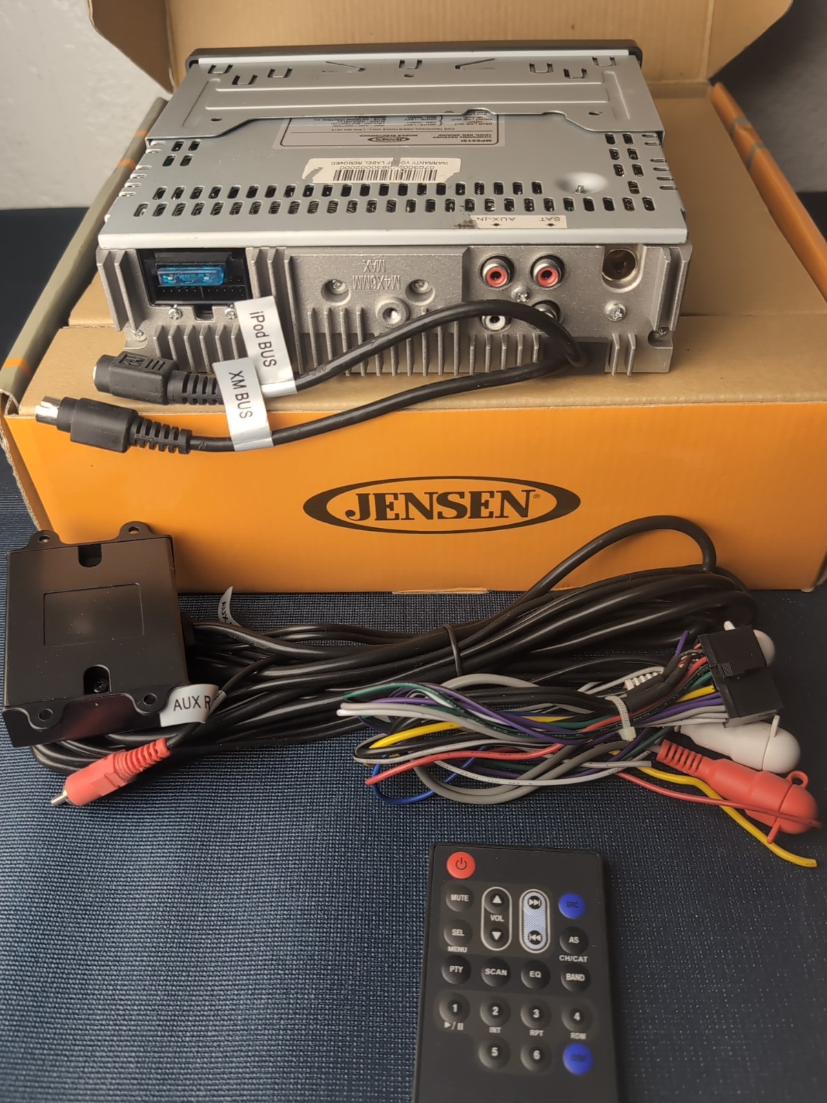 Jensen CD AM/FM Receiver ipod/MP3/WMA/ SAT Ready MP6312i