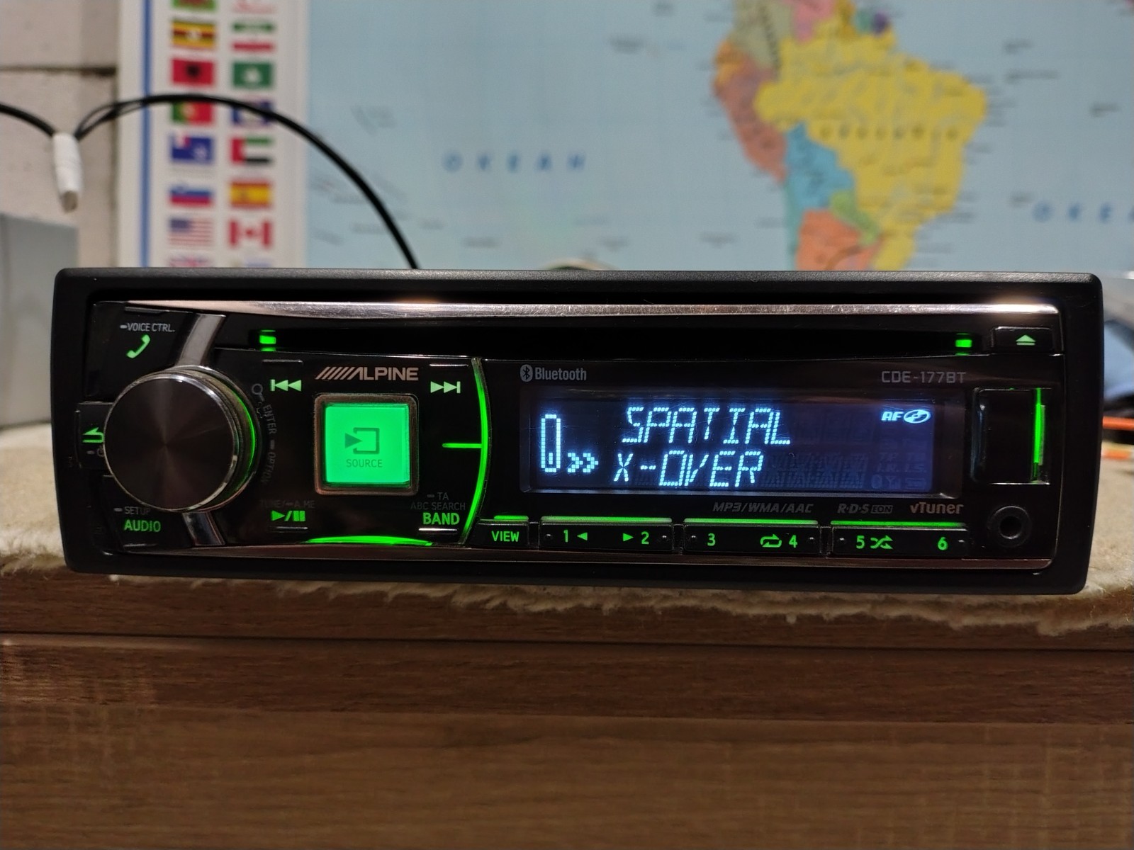 Alpine CDE-177BT Car Stereo CD Media Receiver Fully Working Great Shape