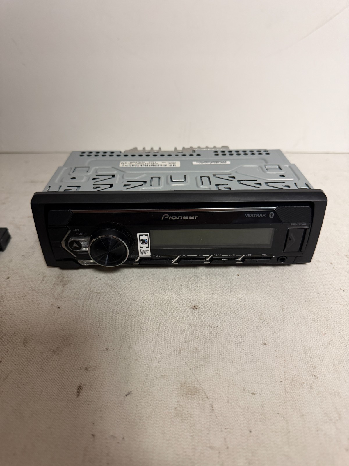 Pioneer MVH-S325BT Bluetooth Car Stereo Receiver – B