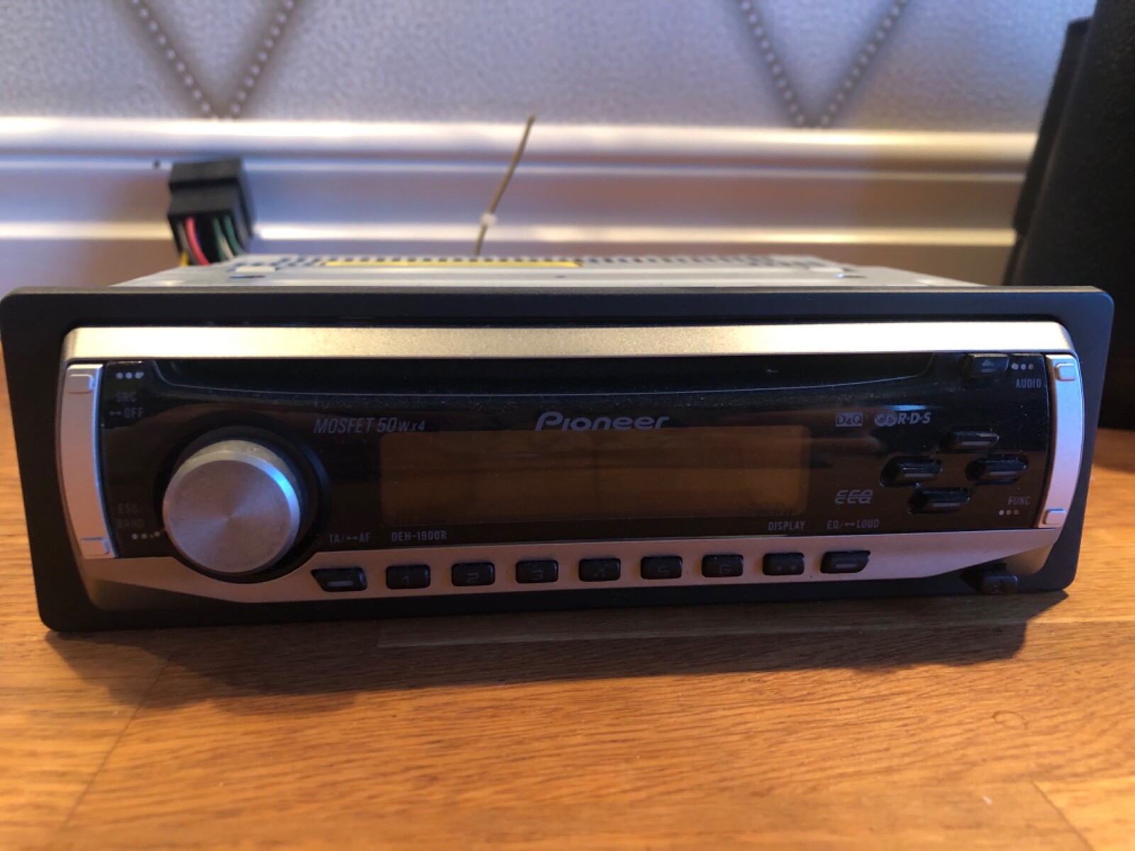 Pioneer Mosfet 50Wx4 DEH-1900R cd car player