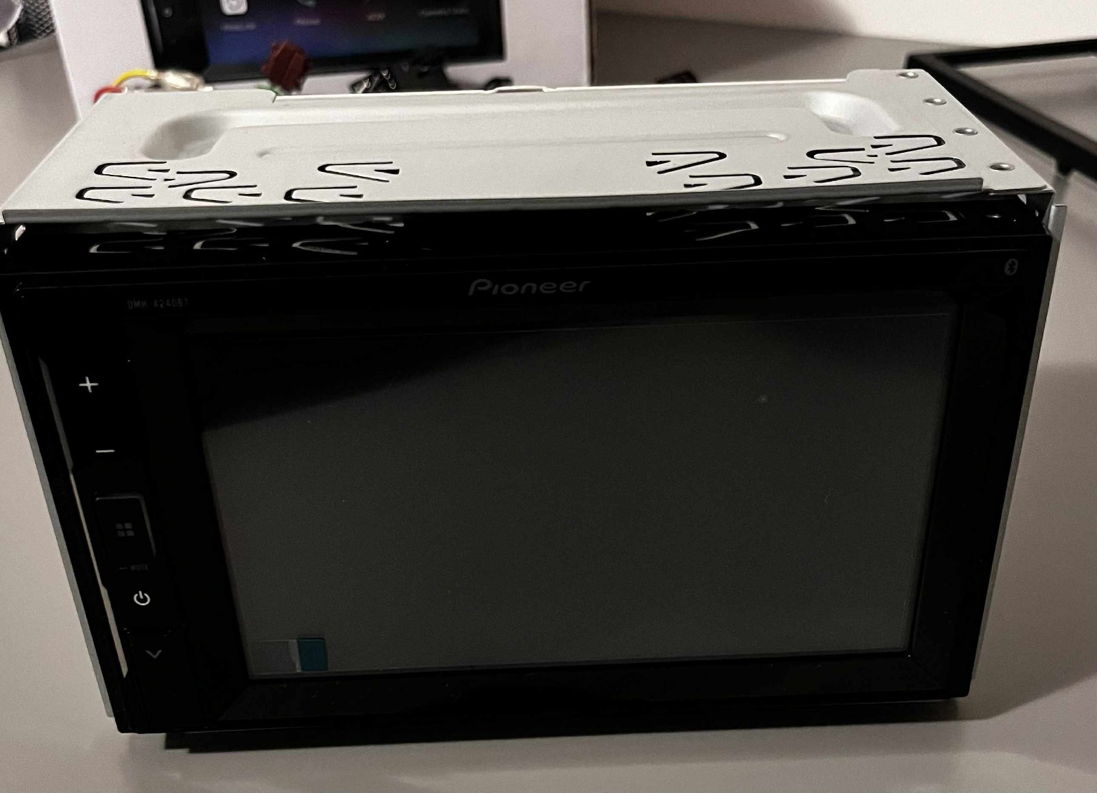 Pioneer DMH-240EX 6.2″ Car Digital Media Receiver