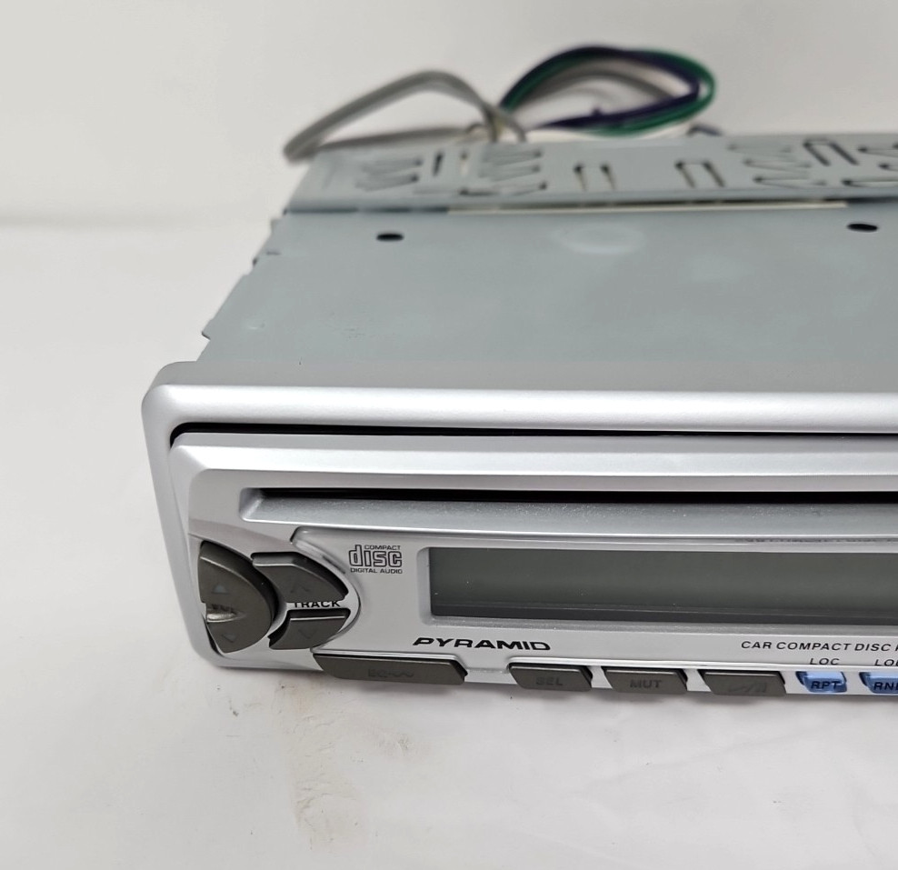 Vintage Pyramid Car Stereo CD Player Radio AM/FM-MPX Detachable Face CDR46DX