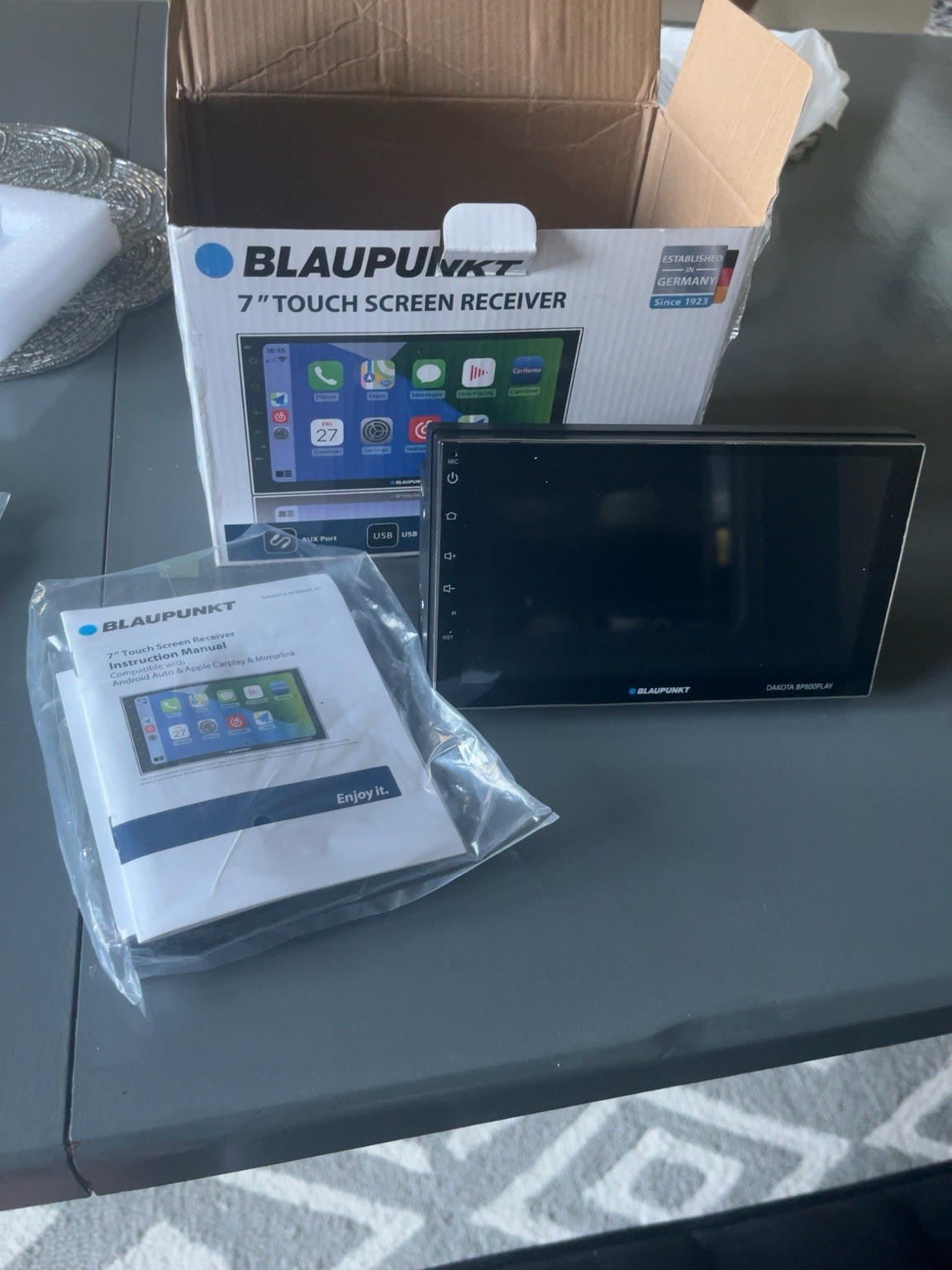 Blaupunkt Dakota BP800PLAY 6.8 in. TouchScreen In-Dash Car Receiver