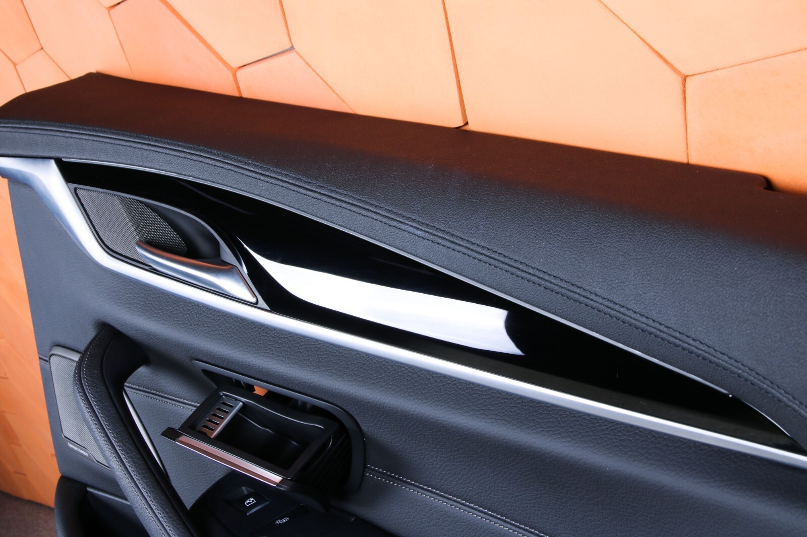 BMW G38 (G30) DOOR CARD PANEL REAR RIGHT LEATHER HARMAN KARDON