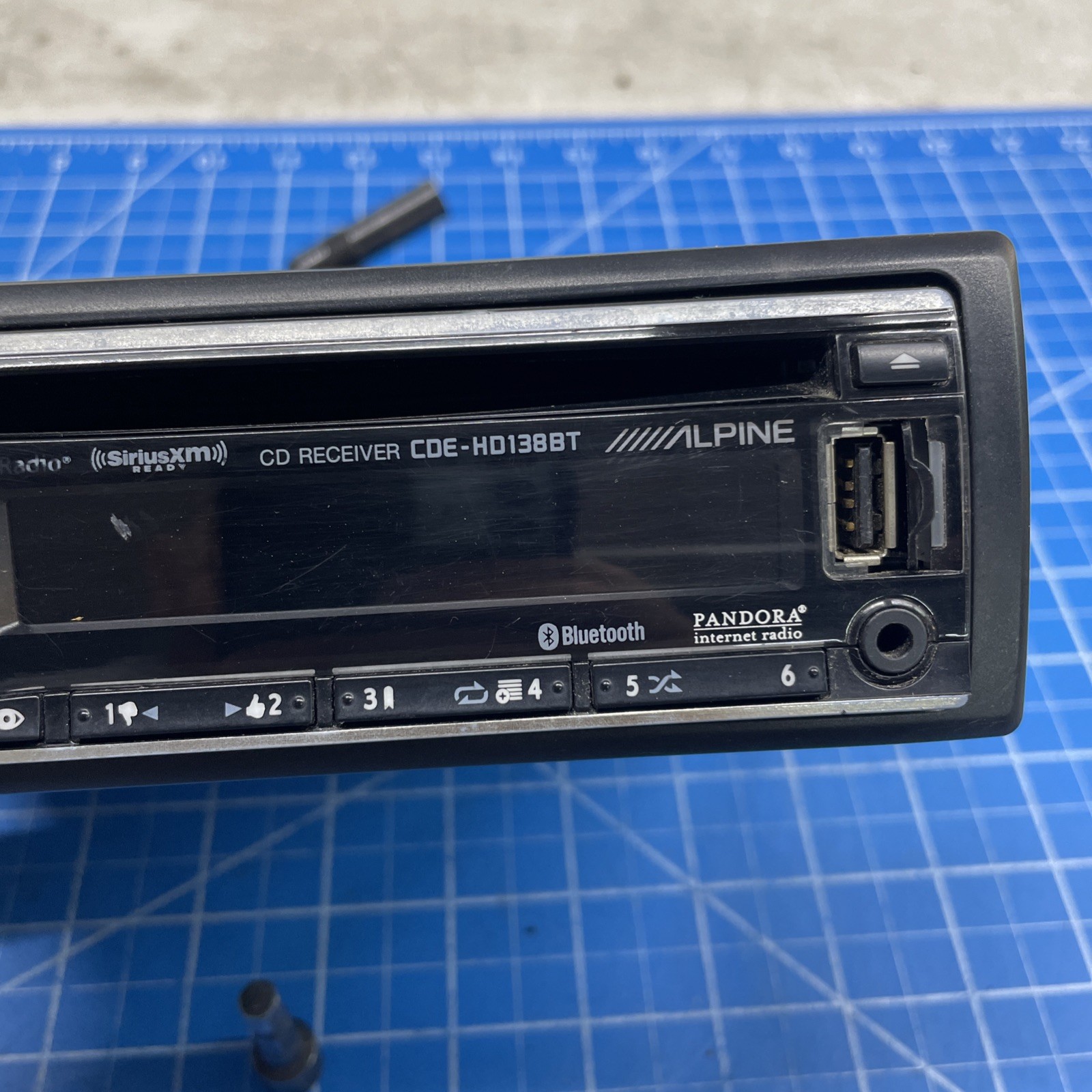 Alpine CDE-HD138BT Single Din Car Stereo Bluetooth CD Player Aux USB Deck